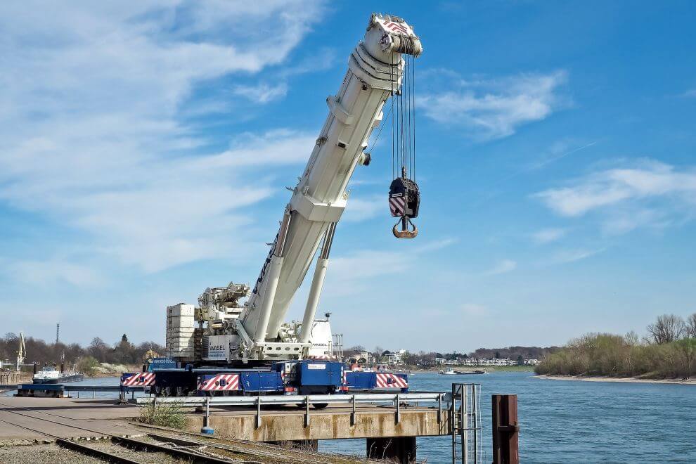 Infrastructure and transport (maritime lifting)